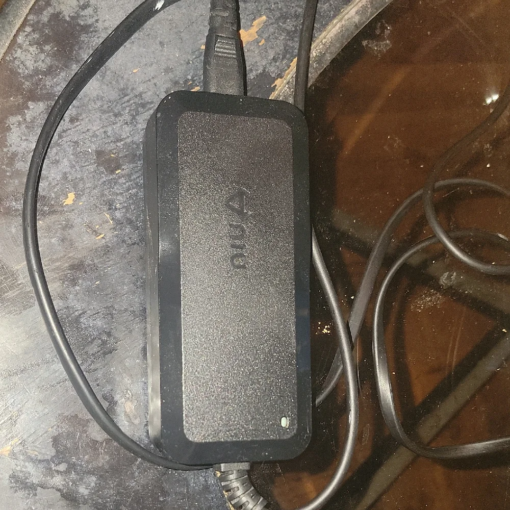 Nique Black Power Adapter Cable